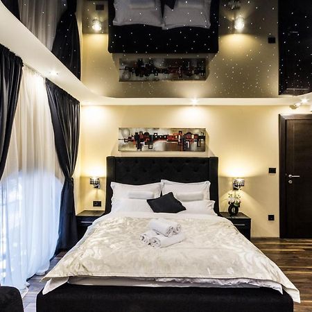 Madison Inn Suites - Wilson'S Square Belgrad Exteriör bild