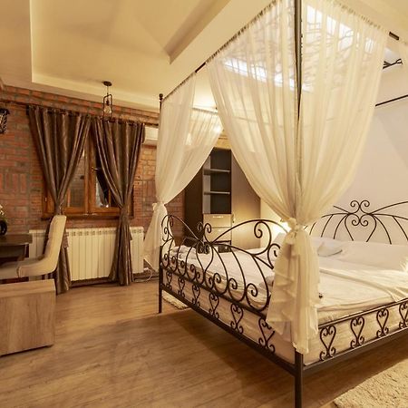 Madison Inn Suites - Wilson'S Square Belgrad Exteriör bild