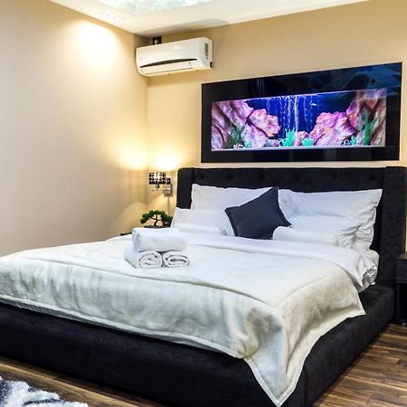 Madison Inn Suites - Wilson'S Square Belgrad Exteriör bild