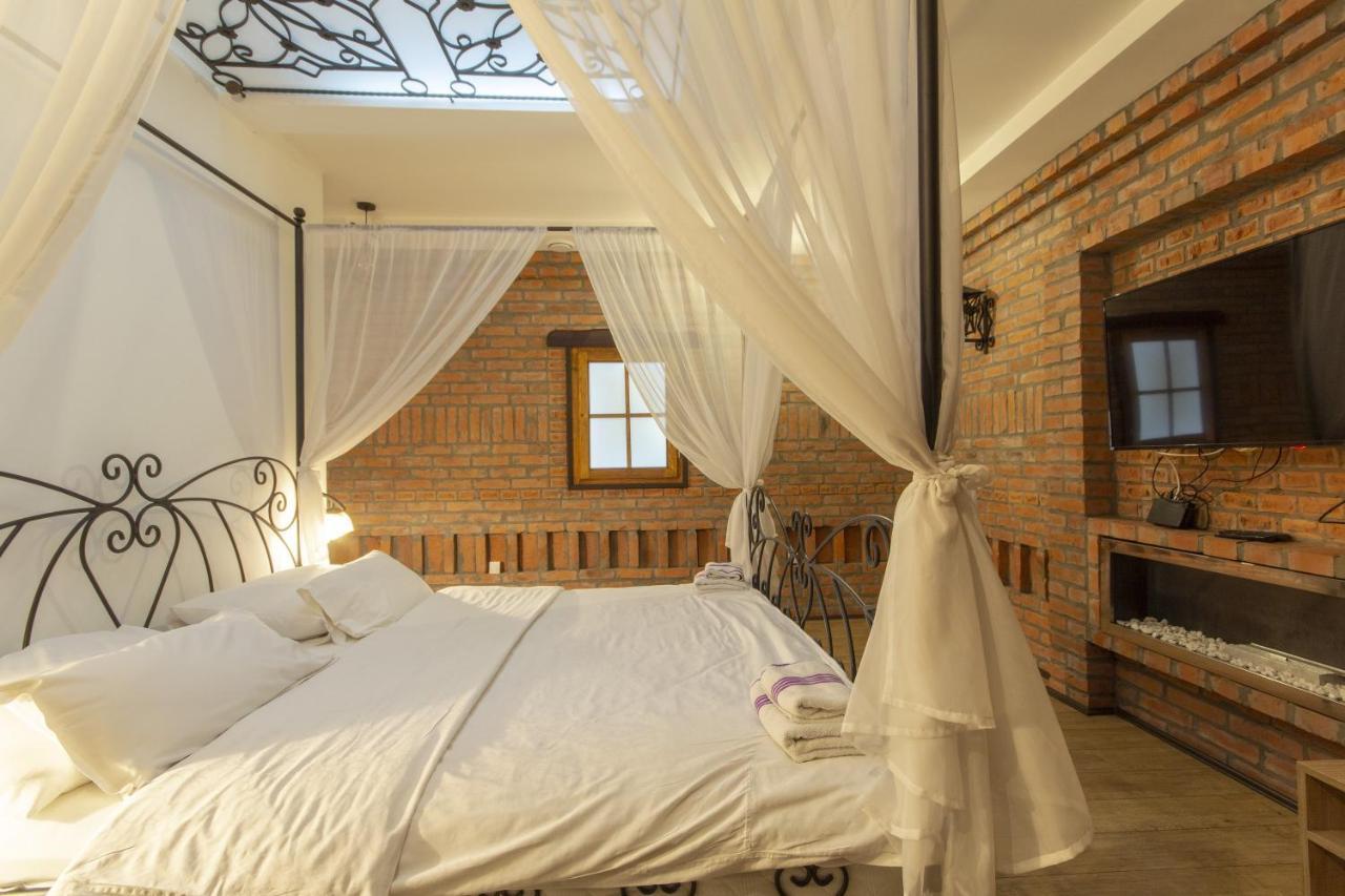 Madison Inn Suites - Wilson'S Square Belgrad Exteriör bild