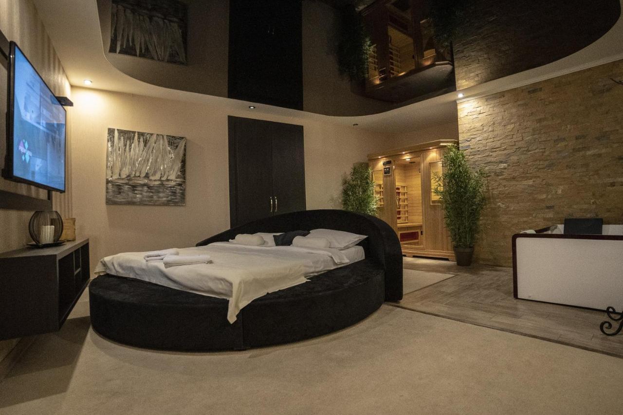 Madison Inn Suites - Wilson'S Square Belgrad Exteriör bild