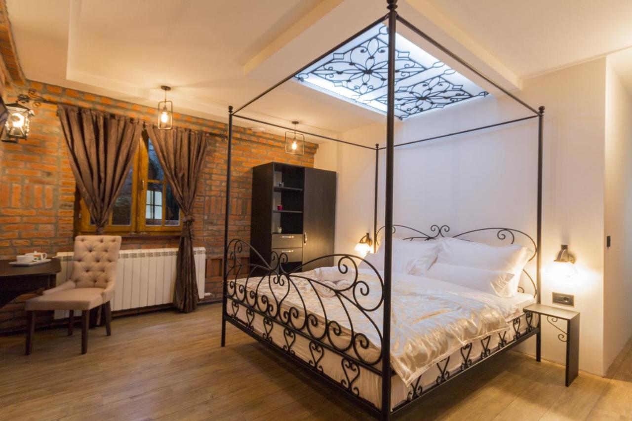 Madison Inn Suites - Wilson'S Square Belgrad Exteriör bild