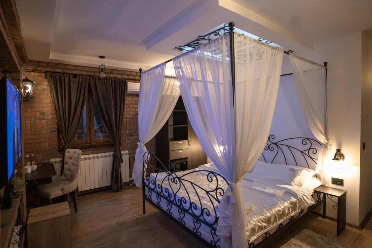 Madison Inn Suites - Wilson'S Square Belgrad Exteriör bild