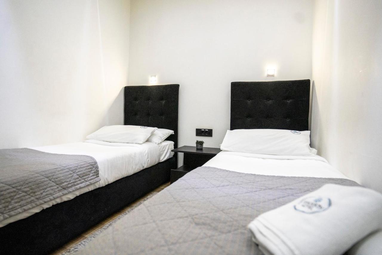Madison Inn Suites - Wilson'S Square Belgrad Exteriör bild